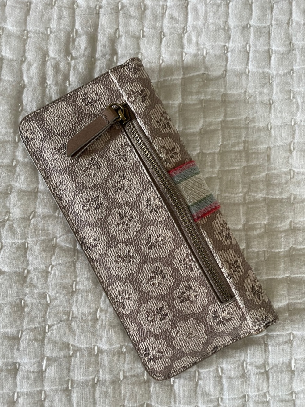 Cath Kidston 🌸 Floral Embossed Wallet with Striped Snap Band - Picture 3 of 4